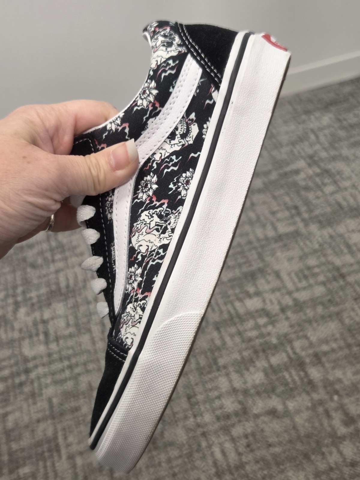 Vans Old Skool Flash Skulls & Flowers Black Skate Shoes Size 4 Men, 5.5 Women