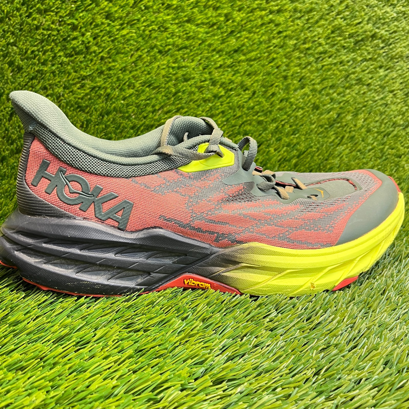 Hoka One One Speedgoat 5 Mens Size 10.5 Green Athletic Running Shoes Sneakers